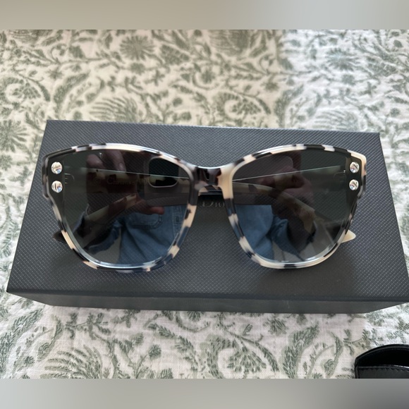 Dior Sunglasses - Picture 4 of 9
